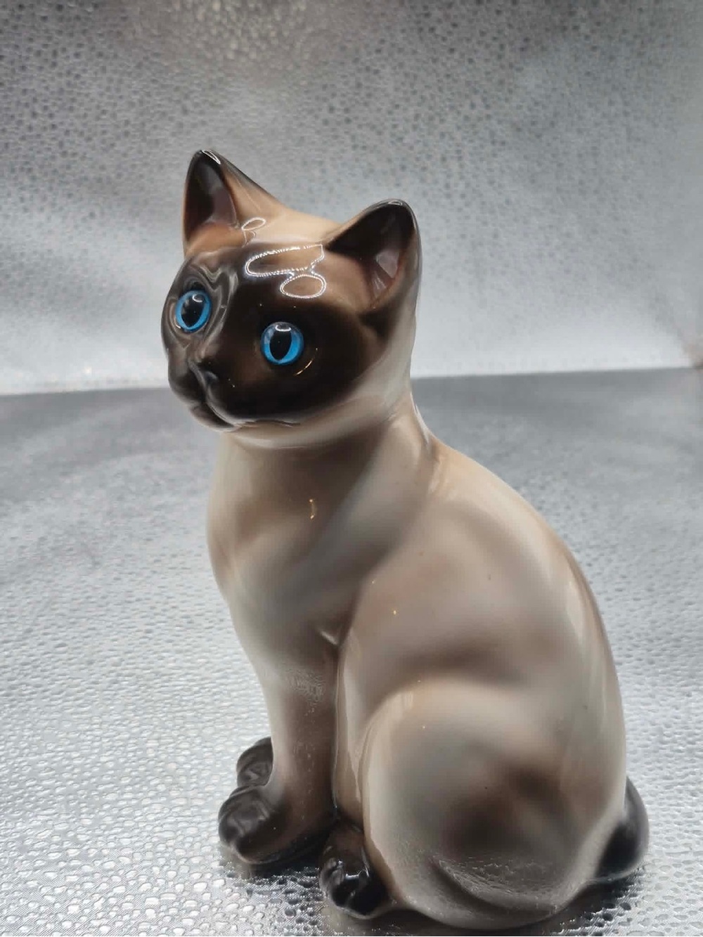 Cute Siamese Cat Statue Figurine Big Blue Glass Eyes - Vintage Josef Originals